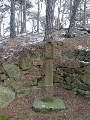 Kreuzweg IV Kreuz getragen.jpg