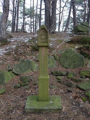 Kreuzweg III Gekrönt.jpg