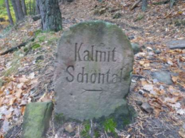Wegweiserstein kalmit schöntal kalmiststrassse.png