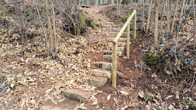 Datei:Prozessionsweg neu sandstein geländer.jpg