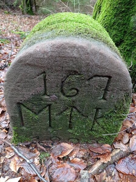 Datei:Grenzstein 167 maikammer ansicht.jpg