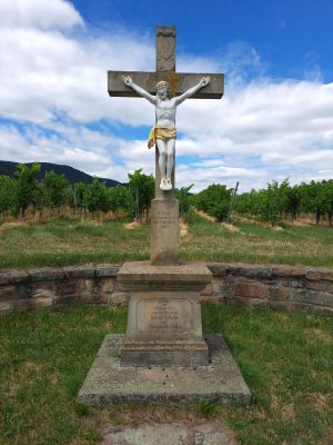 Steinkreuz jubilaeumskreuz vogelsang alsterweiler ansicht.jpg